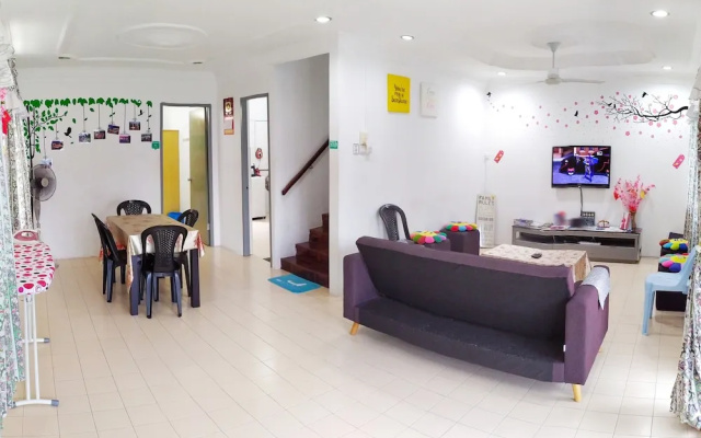 H Homestay - Semi D 1000Mbps (1Gbps) Wifi, Astro & Private Parking