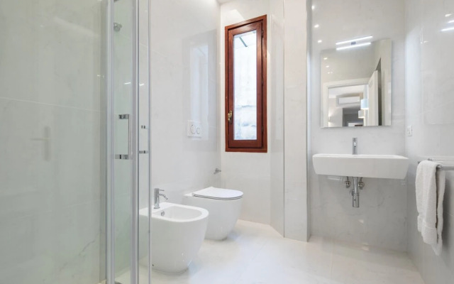 Ponte Vecchio White by Mmega