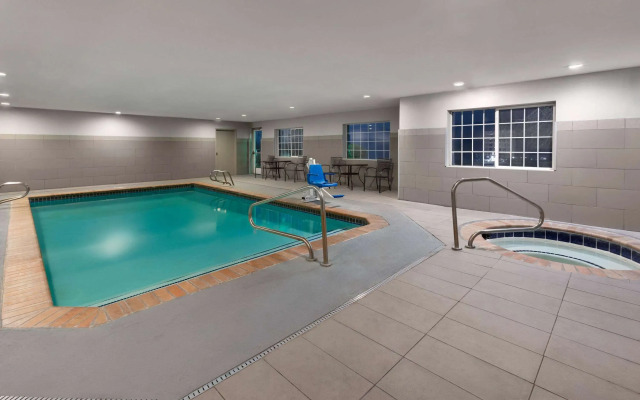 La Quinta Inn & Suites by Wyndham North Orem