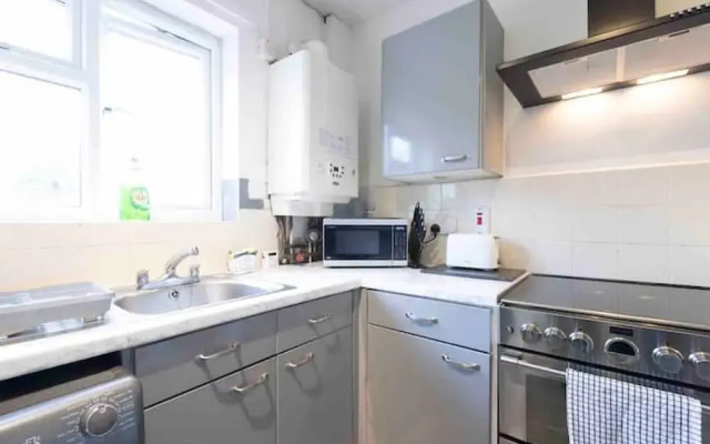 House-sleeps7-parking-garden-petfriendly