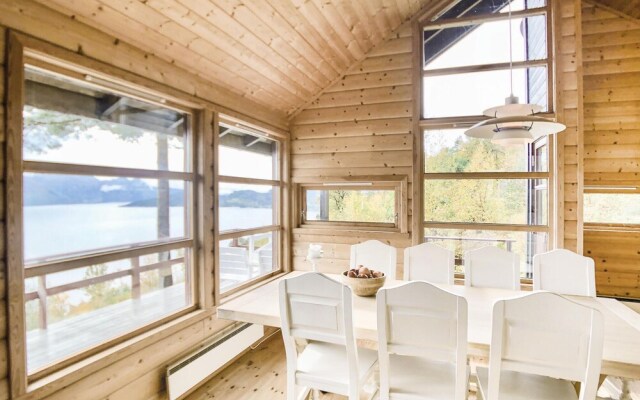 Nice Home in Norheimsund With 4 Bedrooms and Wifi