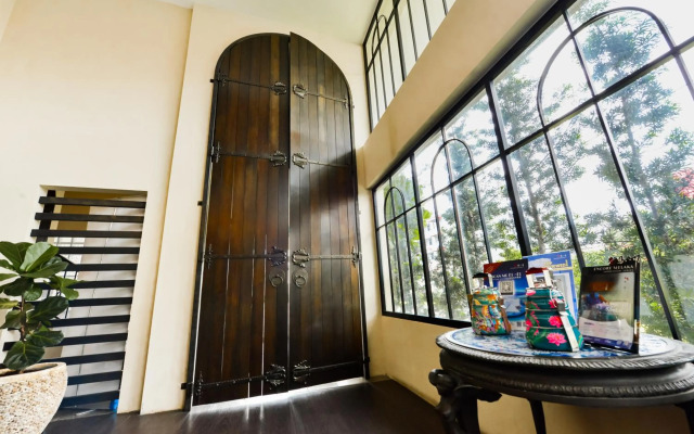 The Settlement Hotel