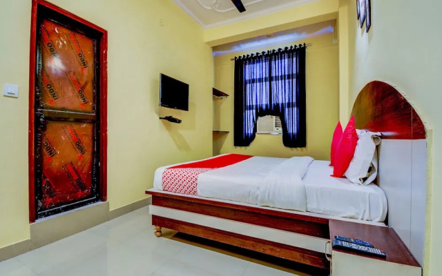 OYO Flagship 22942 Hotel Opal