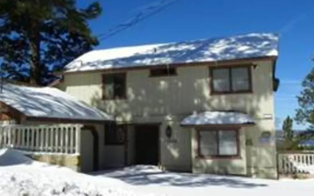 RedAwning Out of Dodge Lodge