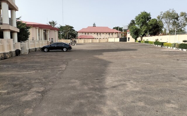 Steffan Hotel and Suites