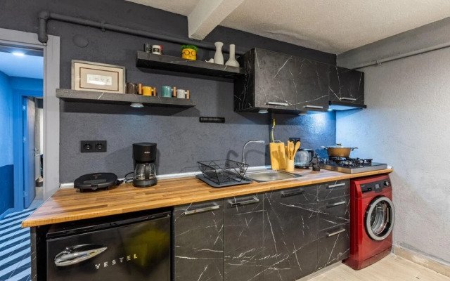 Cozy and Central Flat With Backyard in Kadikoy
