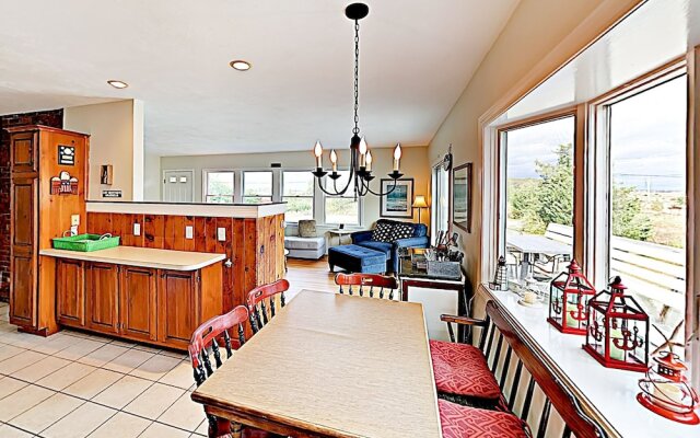 Oceanview Buzzards Bay Getaway by RedAwning