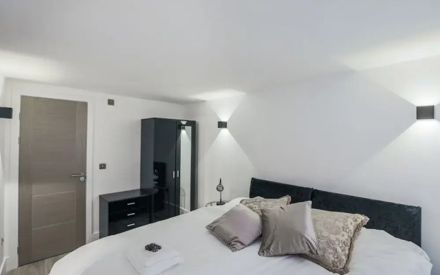 Fulham Apartment by Emerald