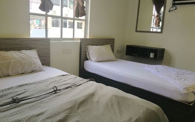 OYO 90028 Ragula Hotel