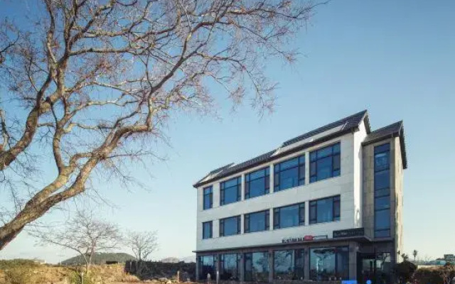 Jeju Blue Els Spa & Pool Pension