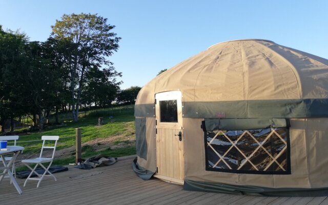 Meadow View Yurt Just Outside Looe