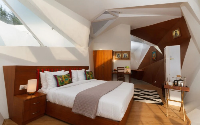 Tree of Life Eila Art Hotel