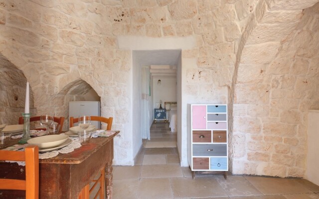 3746 Trullo Mandorlo by Barbarhouse