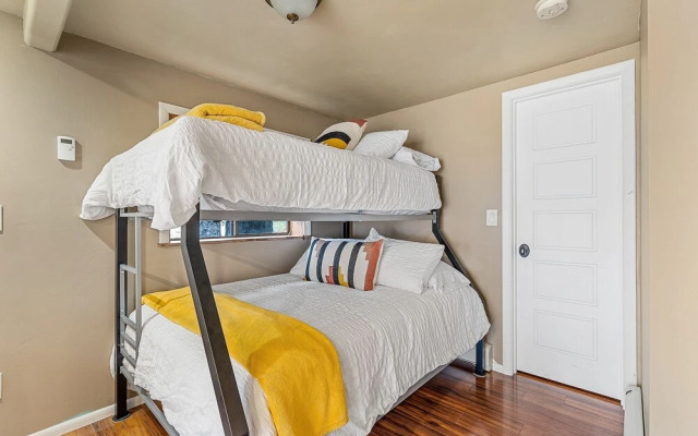 Pawnee Flagstaff 3 Bedroom Home by RedAwning