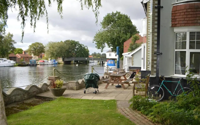 Riverside House