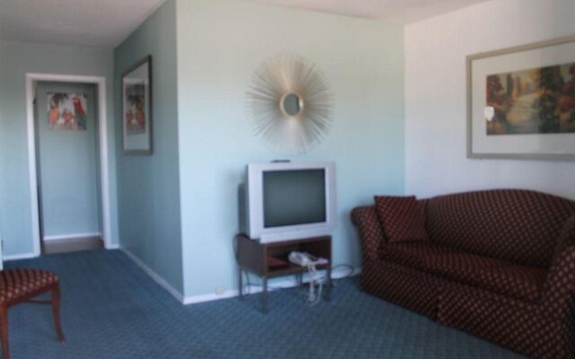 Advantage Inn