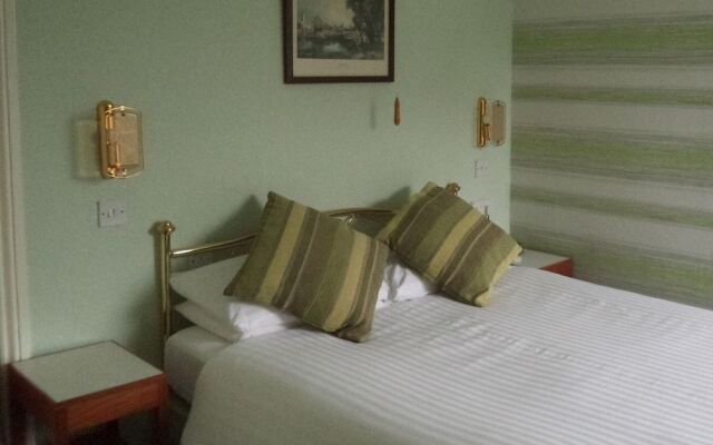 Lodgehill Hotel