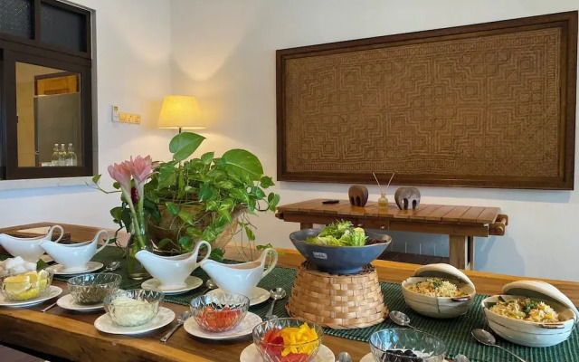 Ambong Pool Villas - Private Pool