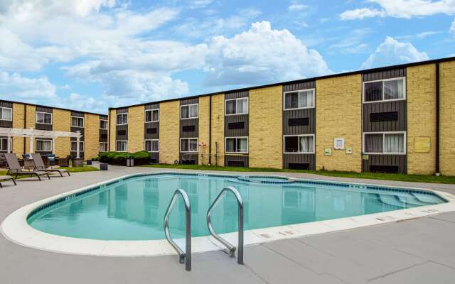 SureStay Plus Hotel by Best Western McGuire AFB Jackson