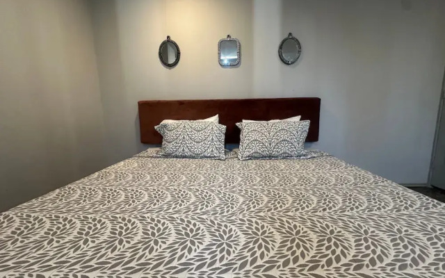 Modern Polanco Stay - Parking- Elevator- Sleeps 10