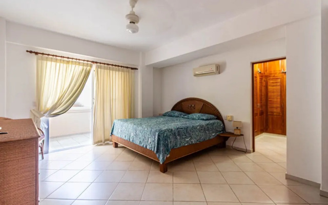 Playa Alicia, Guest Friendly, Hispanola Sol - Best Location in Town!