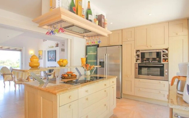 Serene Holiday Home in Grimaud With Private Pool