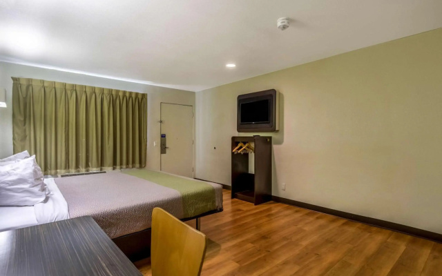 Motel 6 Redlands, CA