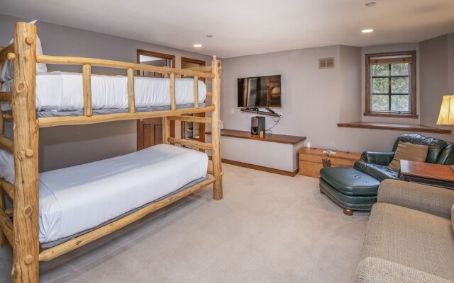 Meadows J3 4 Bedroom Townhouse by RedAwning