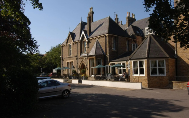 Cotswold Lodge Hotel