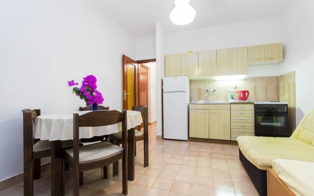 7 Olives Apartments