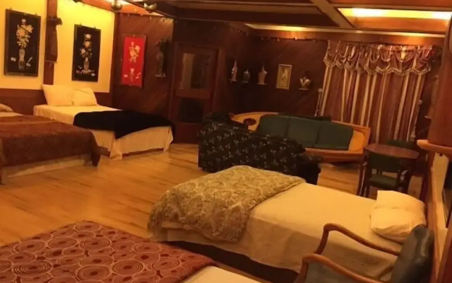 Elevate Rooms on Water Street