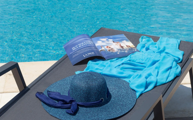 Mythic Summer Hotel