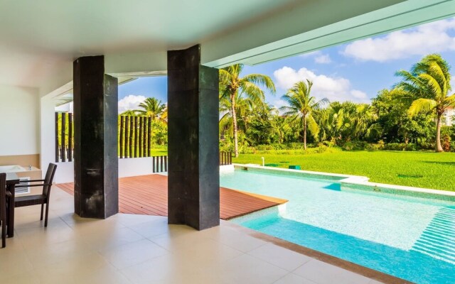 Casa Iris 2 Bedroom Condo by Redawning