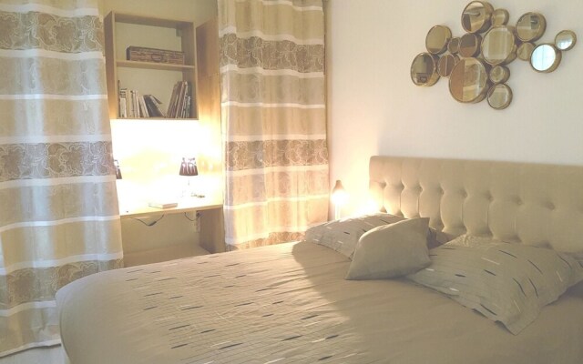Apartment With one Bedroom in Paris, With Wifi
