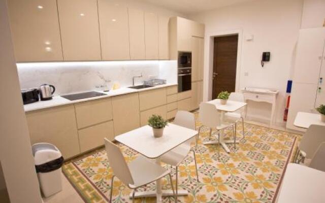 Apartment 81