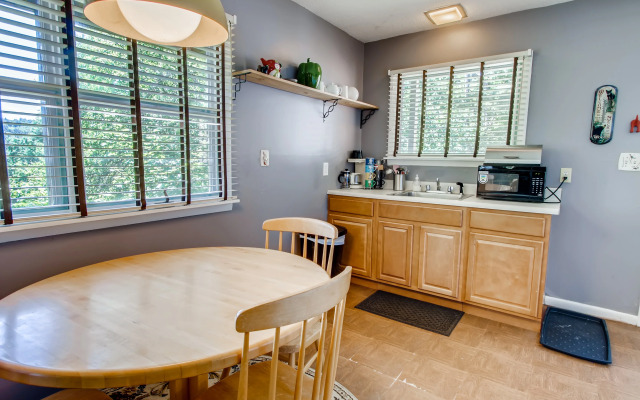 Silver Spring Chalet