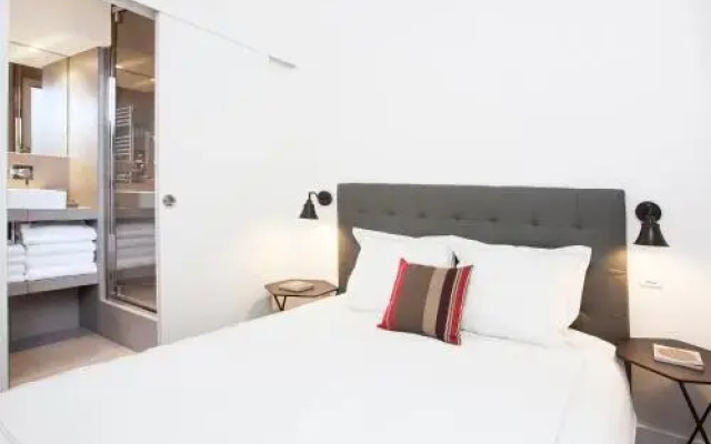Quiet Apartment in the Center of Paris