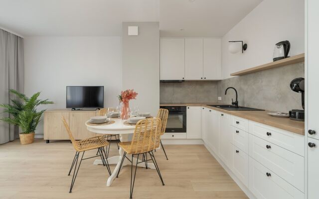 Elegant Apartment in Poznan by Renters