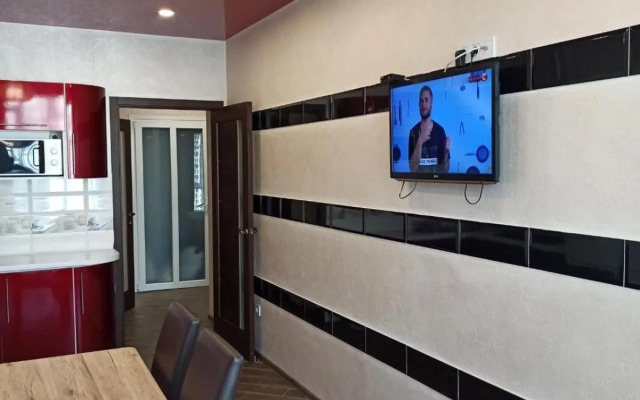 Luxury for Business & Pleasure Royal