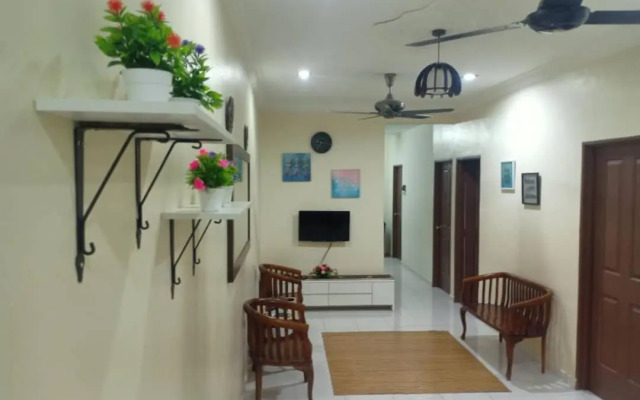 Kh Homestay Comfy N Calm (Muslim Only)