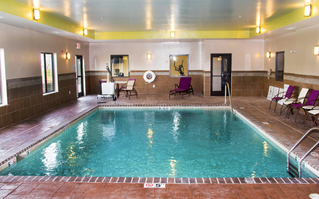 Holiday Inn Express & Suites Sikeston Southwest by IHG