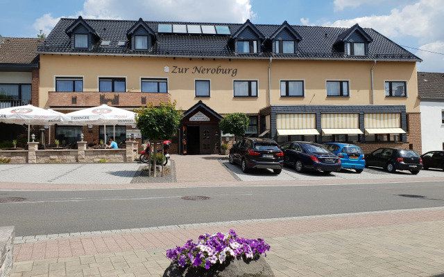 Zur Neroburg