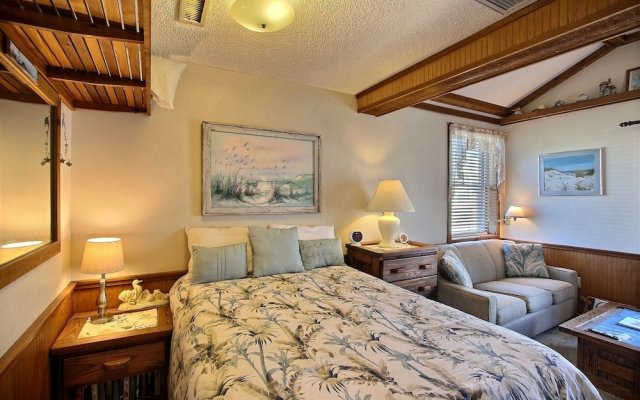21 Sandcastle Studio Bedroom Condo by RedAwning