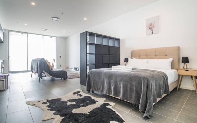 Home With Convenient Location! Close to Train&cbd