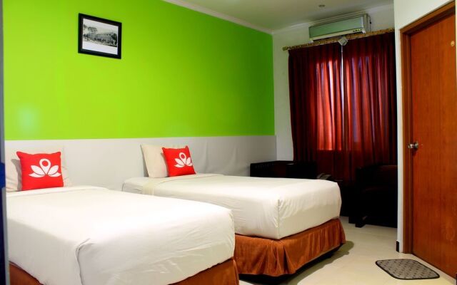 ZEN Rooms Akbar Kebon Kawung