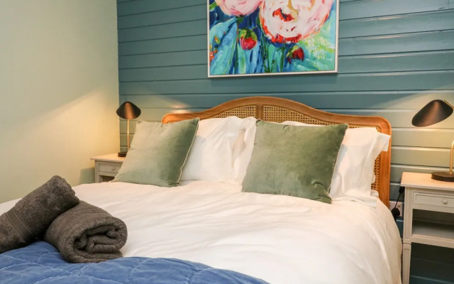 1 Cheyne Beach Apartments