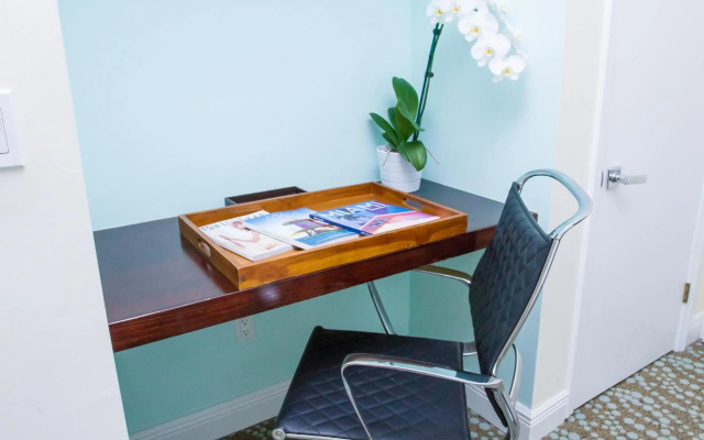 Dorchester Miami Beach Hotel & Suites