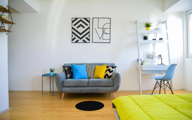 Stylish & Cozy Studio by Danailov Apartments