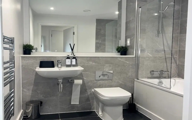 Bed2bathroom - 10minutes From Citycentre & Quays