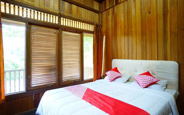 OYO 1254 Golden Lake Resort